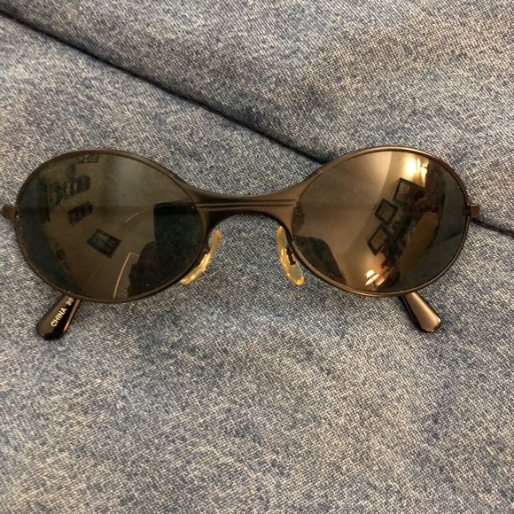 Sunglasses - Picture 3 of 4